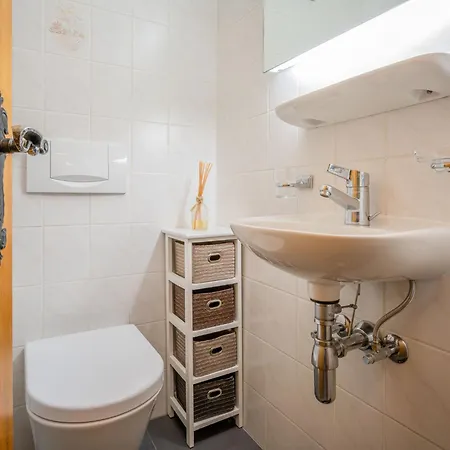 Eaux-vives 201 By Interhome 아파트
