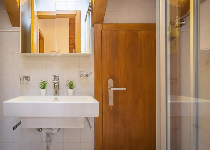 Eaux-vives 201 By Interhome *